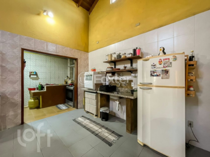 Image 30 - 1004158
