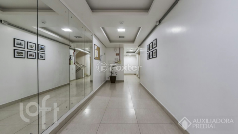 Image 25 - 1004165