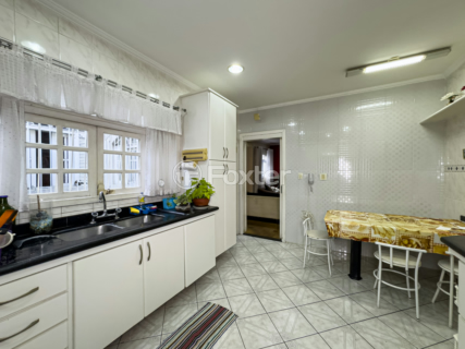 Image 22 - 1004256
