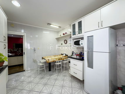 Image 23 - 1004256