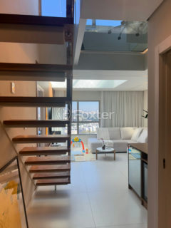 Image 39 - 1004290