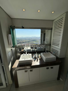 Image 32 - 1004290