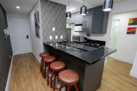 Image 4 - 1004332