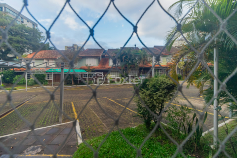 Image 5 - 1004413