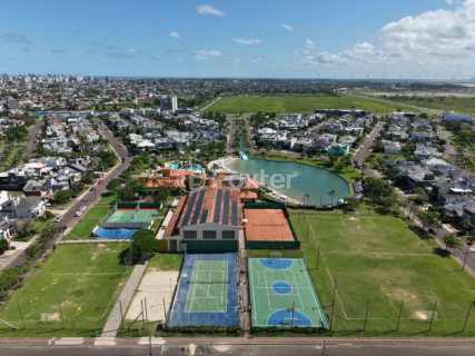 Image 44 - 1004471