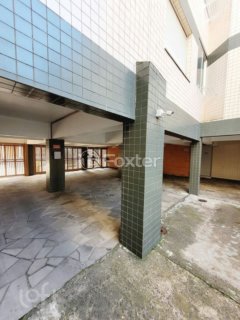 Image 30 - 1004498