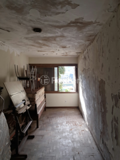 Image 37 - 1004500