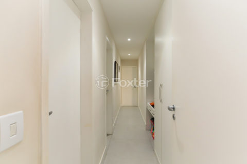 Image 11 - 1004631