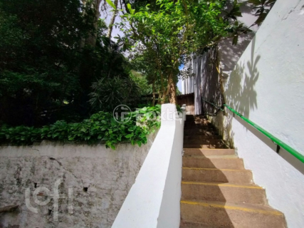 Image 40 - 1004634