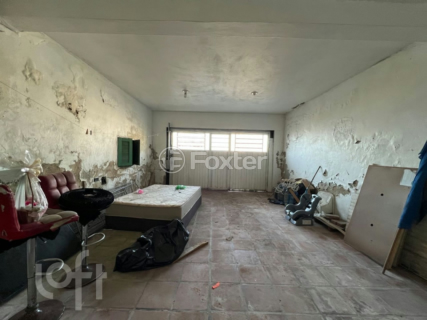 Image 27 - 1004797