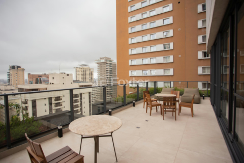 Image 42 - 1004799