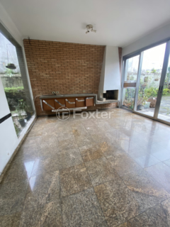 Image 15 - 1004843