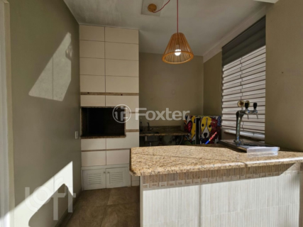 Image 31 - 1004859
