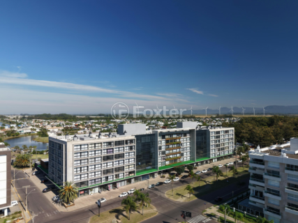 Image 17 - 1004913