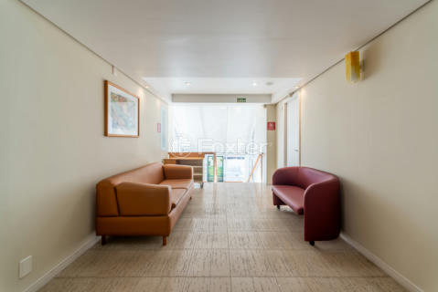 Image 32 - 1005044