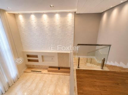Image 31 - 1005100