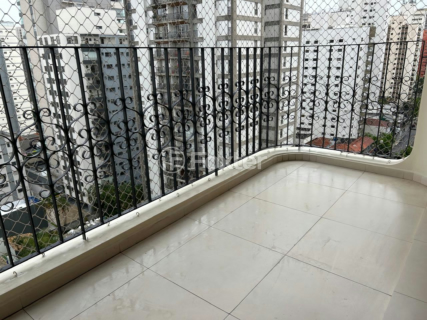 Image 33 - 1005158