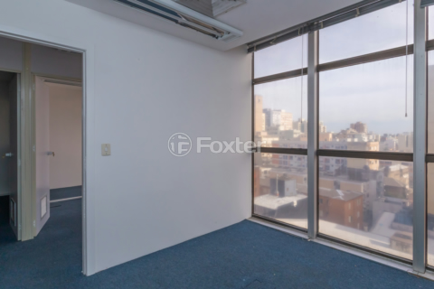 Image 17 - 1005233
