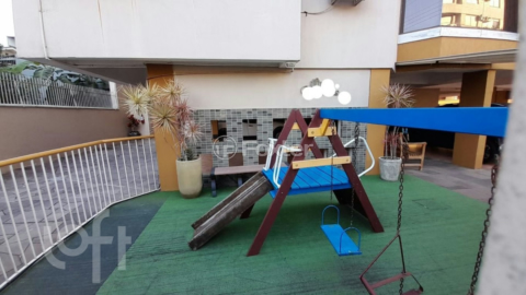 Image 32 - 1005254