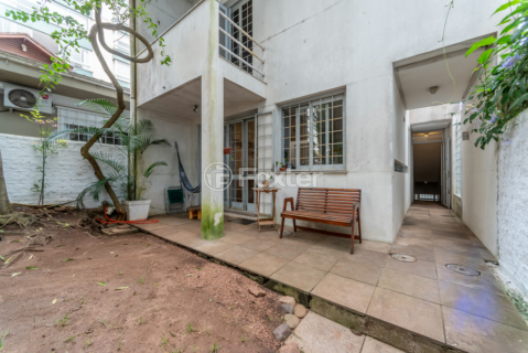 Image 34 - 1005358