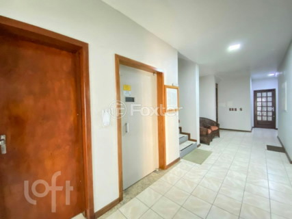 Image 38 - 1005471