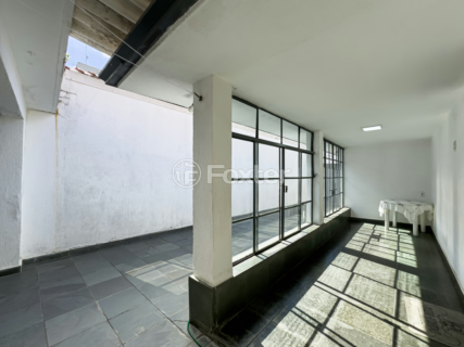 Image 25 - 1005716