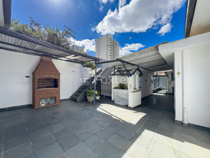 Image 31 - 1005716