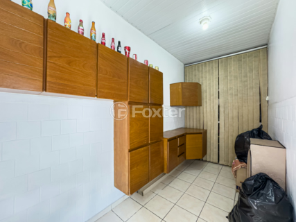 Image 38 - 1005716