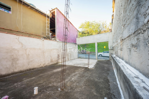 Image 28 - 1005733