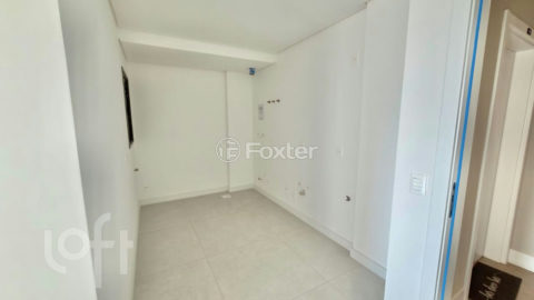 Image 2 - 1005772