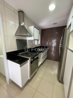 Image 2 - 1005773