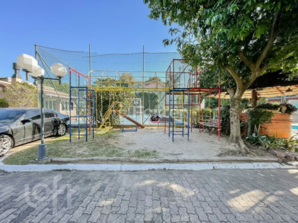 Image 37 - 1005775