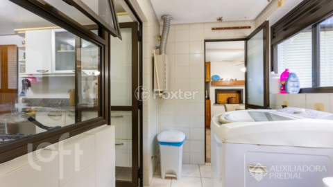 Image 27 - 1005843