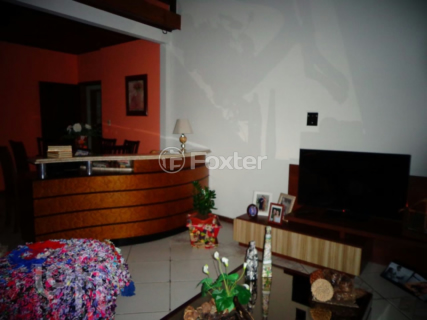 Image 20 - 1005935