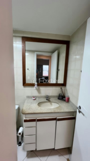 Image 17 - 1005937