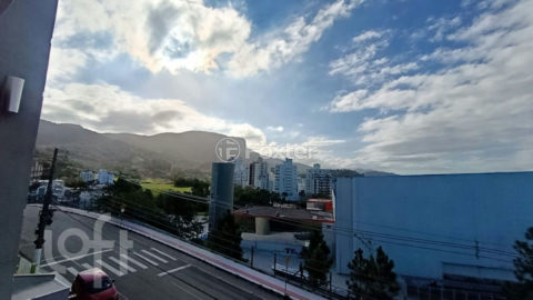 Image 4 - 1005953
