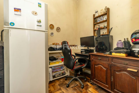 Image 22 - 1006103