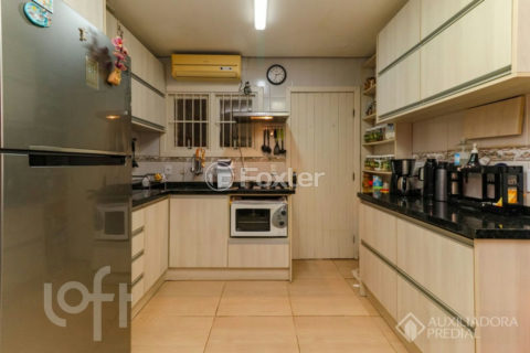 Image 8 - 1006134