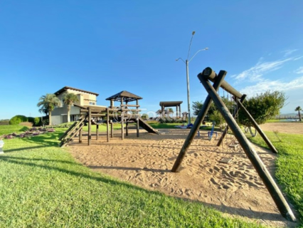 Image 30 - 1006232