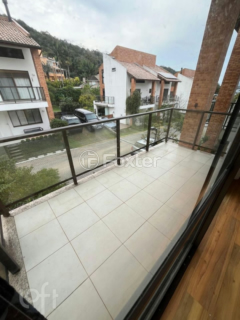 Image 2 - 1006282