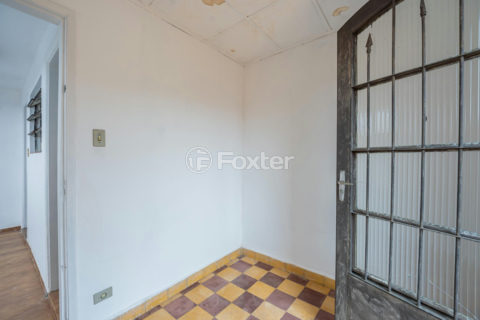 Image 27 - 1006296
