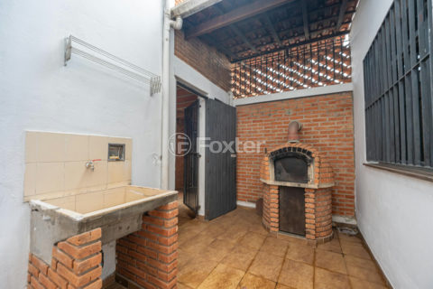 Image 33 - 1006296