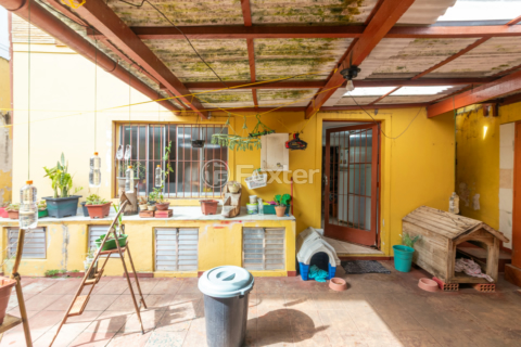 Image 42 - 1006312