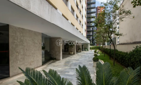 Image 34 - 1006354
