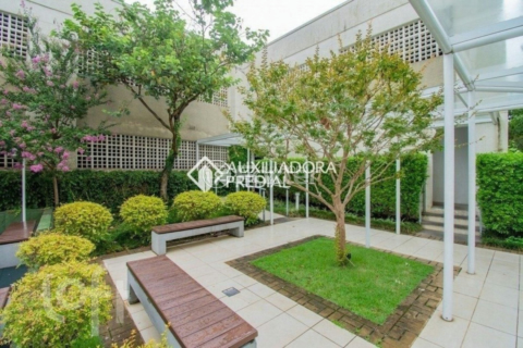 Image 6 - 1006408