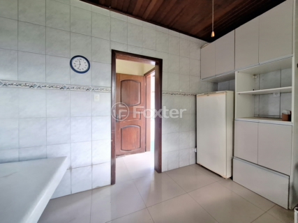 Image 37 - 1006497