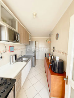 Image 11 - 1006759