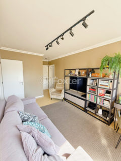 Image 32 - 1006759