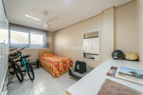 Image 30 - 1006795