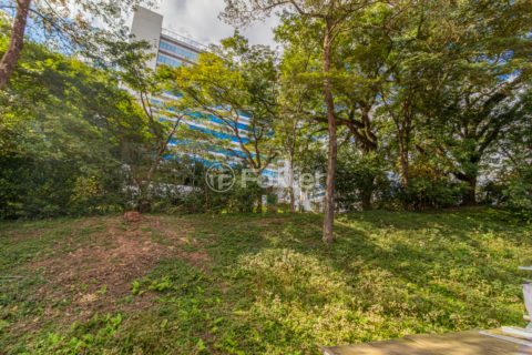 Image 6 - 1006857